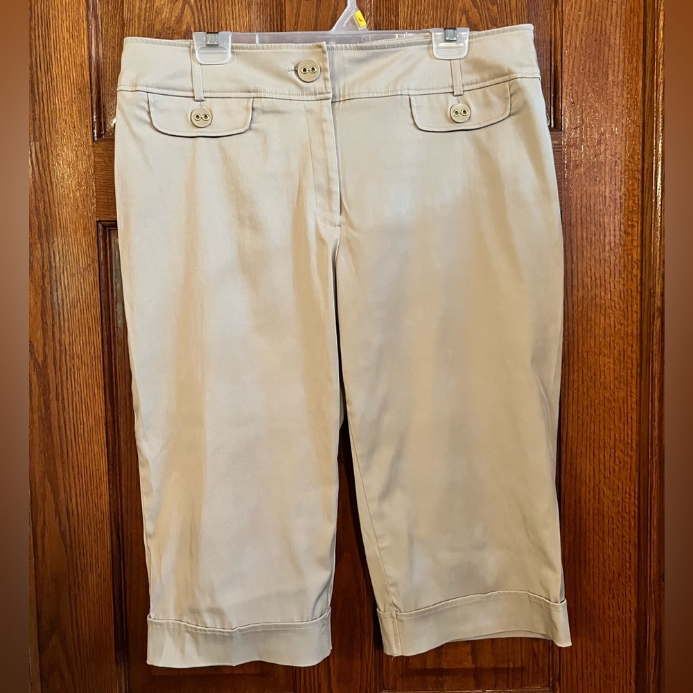 Studio 1940 Capris Tan Size 16